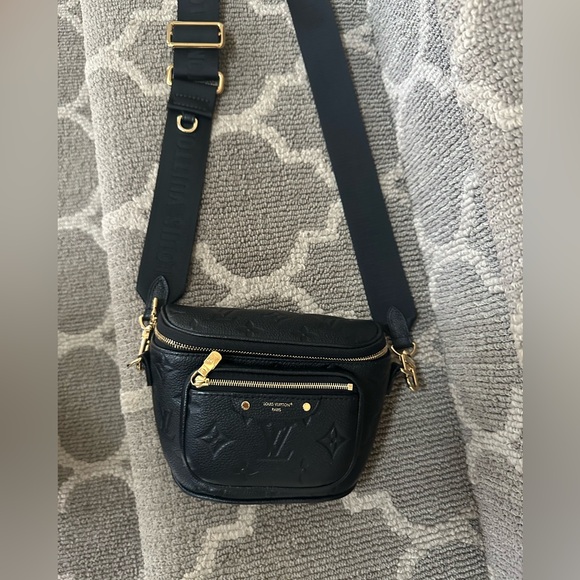 Authentic Louis Vuitton Coin Purse Charm - Picture 10 of 11